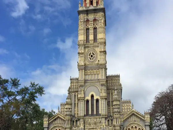 Rush 3, cathedrale de saint benoit, est de la reunion, reunionconnect.fr