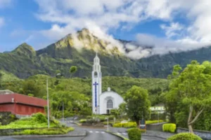 Lire la suite à propos de l’article Escaladez le piton du Maïdo.