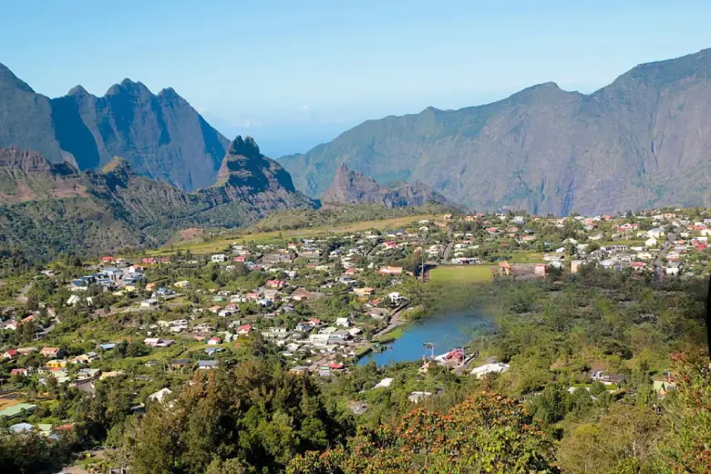 Ile de la reunion , un département français, photopea ok , reunionconnect.fr1jpg