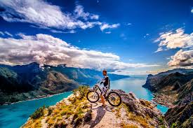 La culture de la canne à sucre révèle l’évolution sociale de l’ile de la reunion sur reunionconnect.fr.