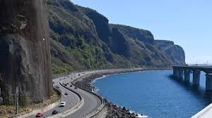 Avec ses digues monumentales et son viaduc spectaculaire, la Nouvelle route du Littoral s’impose désormais comme l’une des infrastructures les plus remarquables de l’océan Indien.