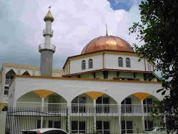 Située au cœur de saint-denis, la mosquée Noor-e-Islam est l’une des plus anciennes de la réunion.